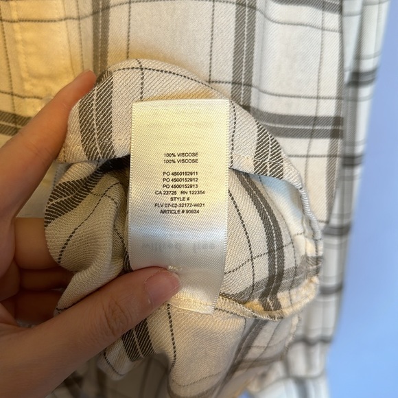 Aritzia Wilfred Free Women Long Sleeve Button Down Shirt - Picture 9 of 10